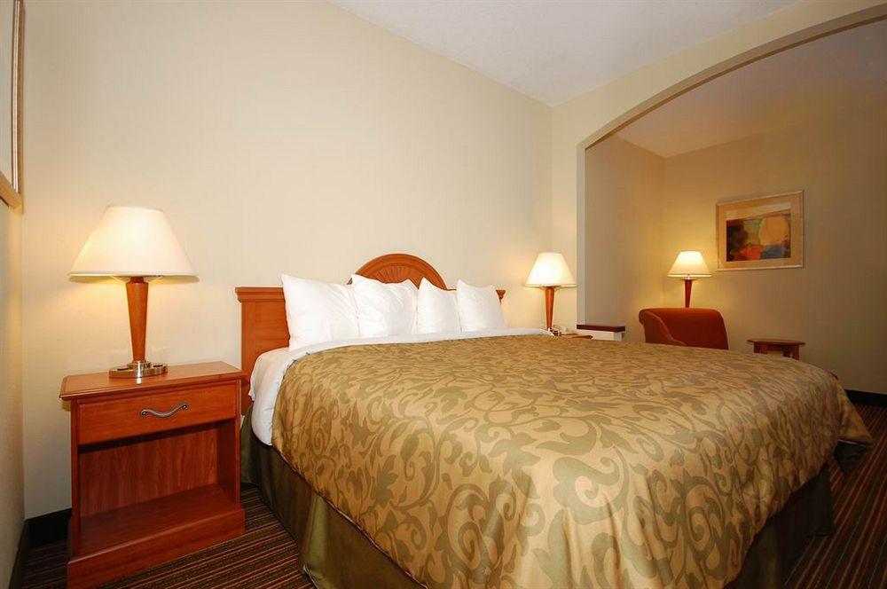 Best Western Plus Edison Inn Garner Dış mekan fotoğraf